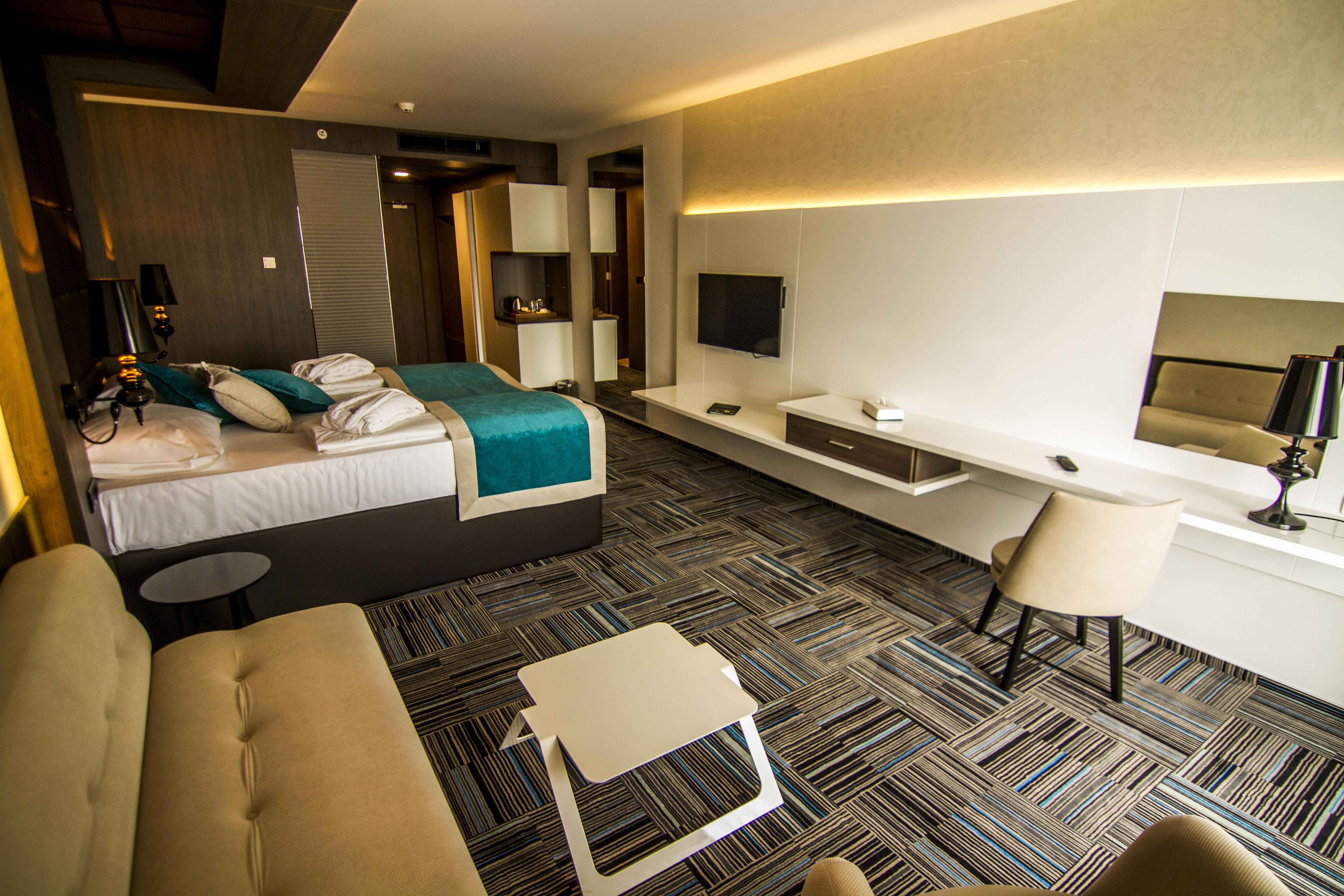 萨拉热窝山会议及温泉Spa酒店 Ilidža 外观 照片 A room at the hotel