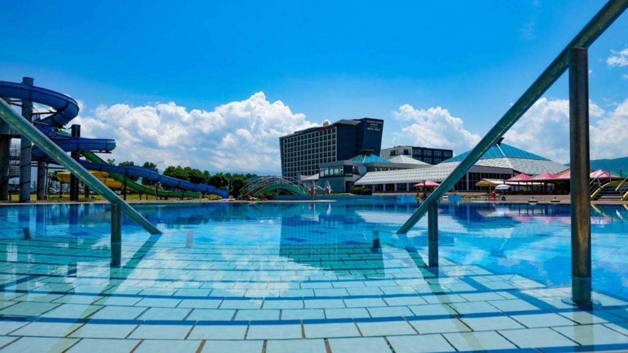 萨拉热窝山会议及温泉Spa酒店 Ilidža 外观 照片 The pool at the hotel